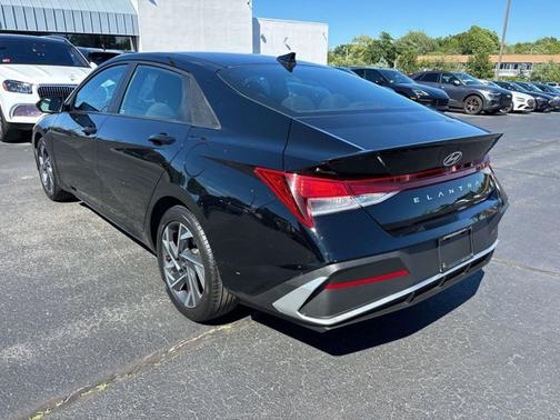 Black 2025 Hyundai ELANTRA SEL Sport