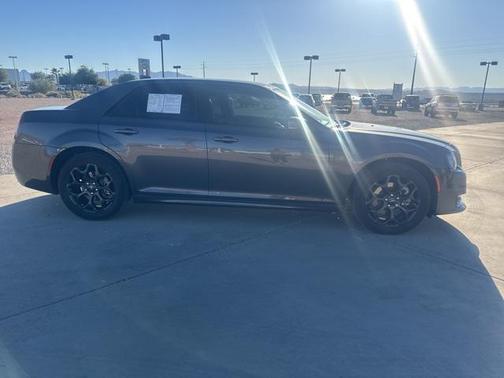 2022 Chrysler 300 Touring L