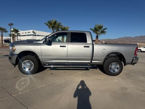 2024 RAM 2500 Big Horn Crew Cab 4x4 64' Box