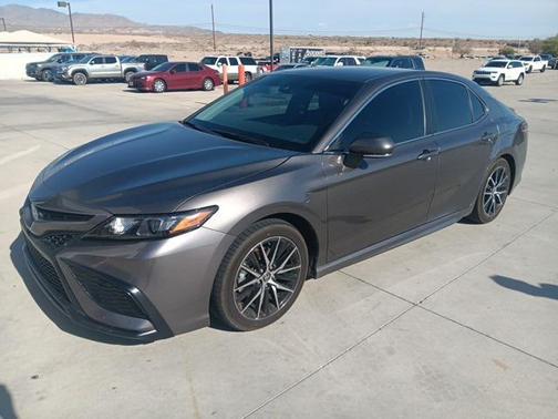 2024 Toyota Camry Hybrid SE