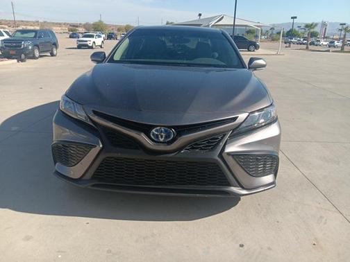 2024 Toyota Camry Hybrid SE