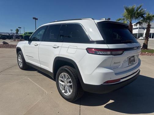 2025 Jeep Grand Cherokee Laredo X