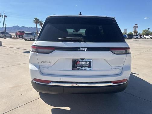 2025 Jeep Grand Cherokee Laredo X