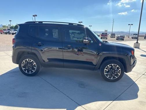 2023 Jeep Renegade Trailhawk