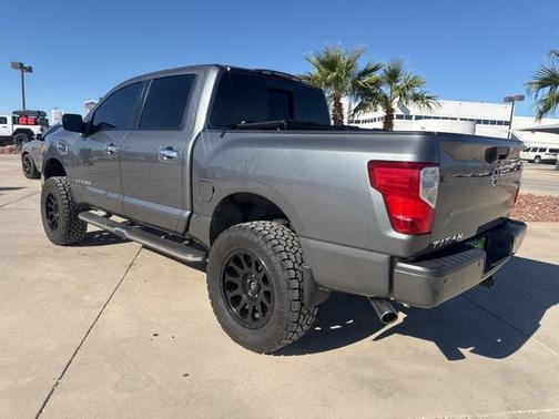 2017 Nissan Titan SV