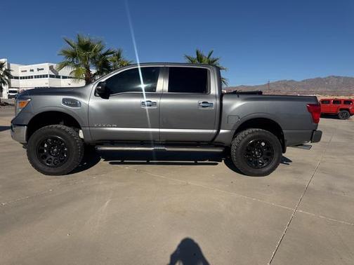 2017 Nissan Titan SV
