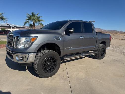 2017 Nissan Titan SV