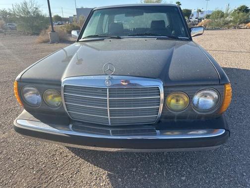 1985 Mercedes-Benz E-Class 300D