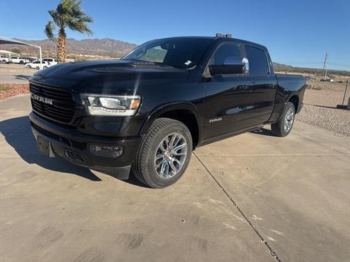 2020 RAM 1500 Laramie Crew Cab 4x4 64' Box