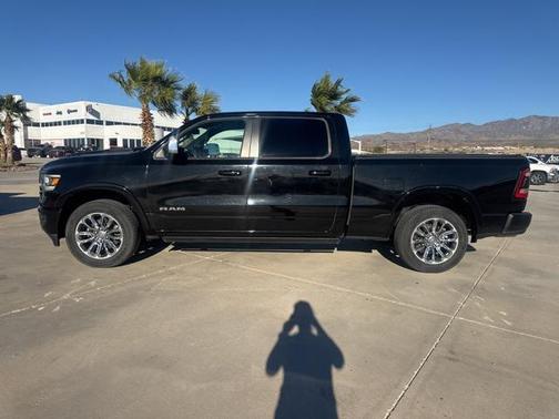 2020 RAM 1500 Laramie Crew Cab 4x4 64' Box