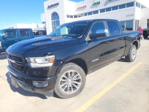 2020 RAM 1500 Laramie Crew Cab 4x4 64' Box