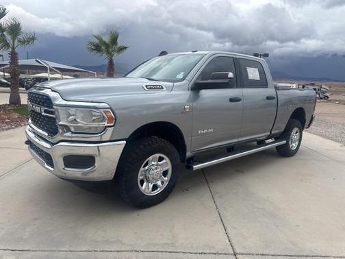 2022 RAM 2500 Big Horn Crew Cab 4x4 64' Box