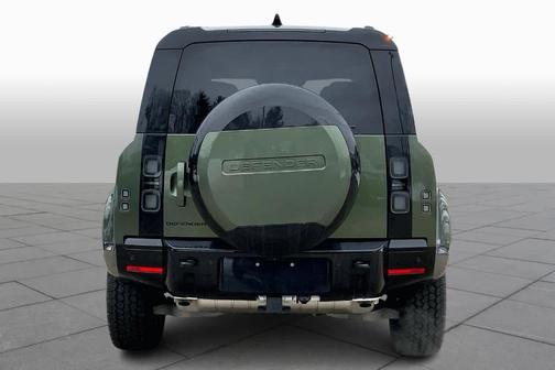 2026 Land Rover Defender 110 X-Dynamic SE