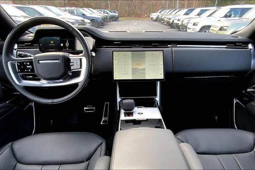 2025 Land Rover Range Rover P530 SE