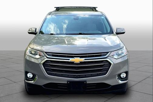 Pepperdust Metallic 2019 Chevrolet Traverse LT Leather