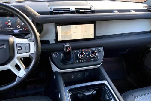 2022 Land Rover Defender 110 X-Dynamic SE