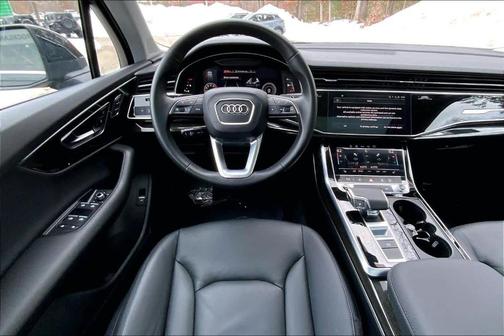 2022 Audi Q7 55 Premium Plus