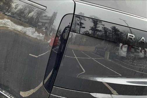 2025 Land Rover Range Rover P530 SE 7 Seat
