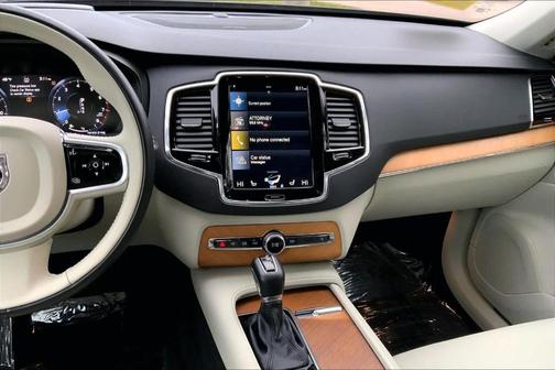 2021 Volvo XC90 T6 Momentum 7 Passenger
