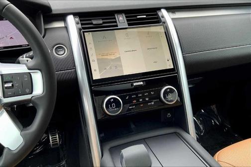 2024 Land Rover Discovery P300 Dynamic SE