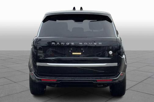 2025 Land Rover Range Rover P615 SV