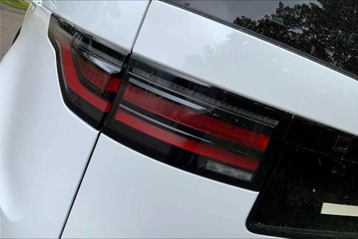 2025 Land Rover Discovery P300 Dynamic SE