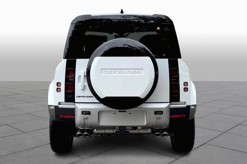 2024 Land Rover Defender P500 SE