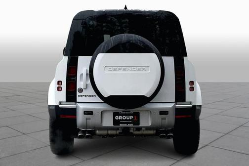 2024 Land Rover Defender P500 SE