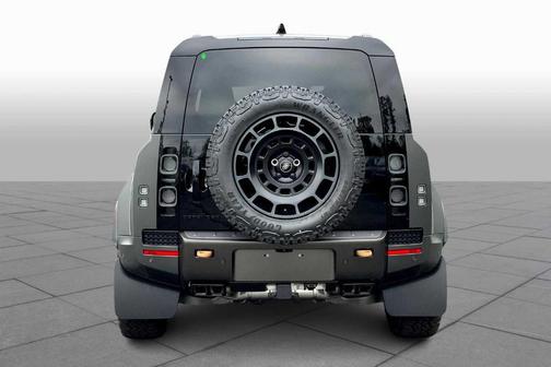 2025 Land Rover Defender OCTA