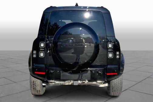 2026 Land Rover Defender 110 X-Dynamic SE