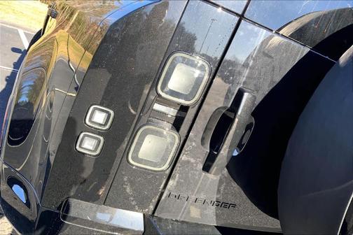 2026 Land Rover Defender 110 X-Dynamic SE