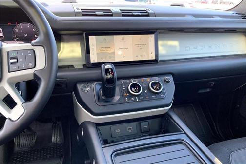 2024 Land Rover Defender P400 X-Dynamic SE