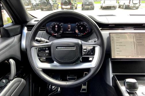 2024 Land Rover Range Rover P615 SV