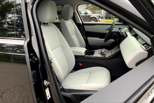 2025 Land Rover Range Rover Velar P250 Dynamic SE