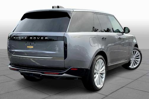 2025 Land Rover Range Rover P530 SE