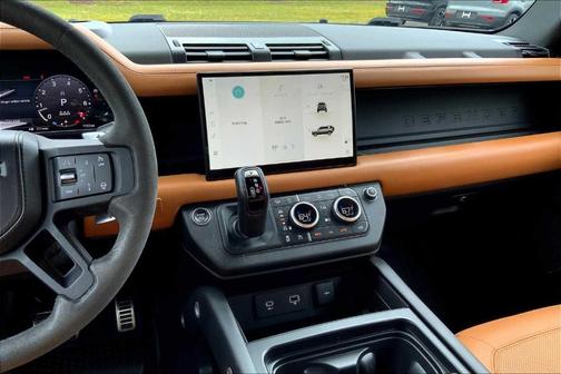2023 Land Rover Defender 110 V8