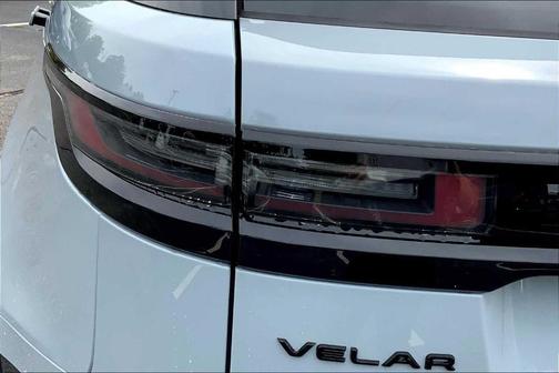 2026 Land Rover Range Rover Velar P250 Dynamic SE
