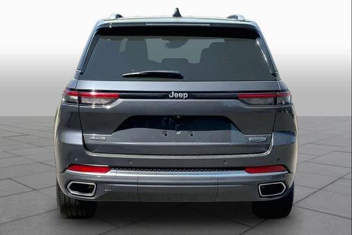 Baltic Gray Metallic Clearcoat 2023 Jeep Grand Cherokee Summit