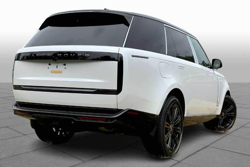 2025 Land Rover Range Rover P400 SE 7 Seat