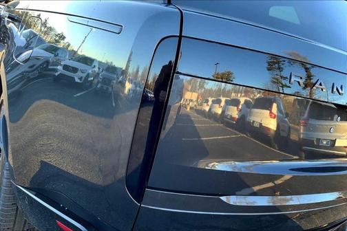 2025 Land Rover Range Rover P550e SE