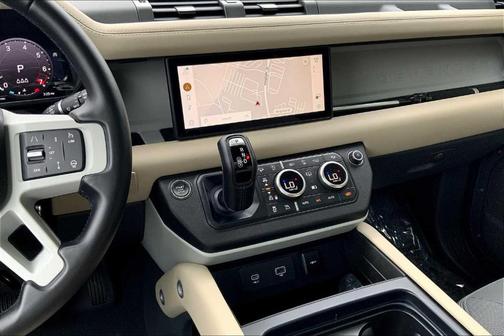 2024 Land Rover Defender P400 X-Dynamic SE