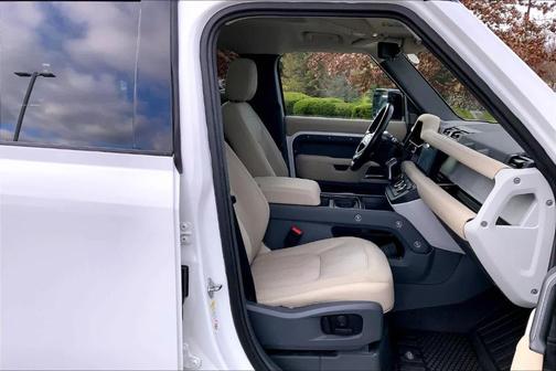 2020 Land Rover Defender 110 SE