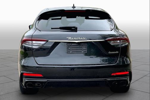 Nero Ribelle Metallic 2021 Maserati Levante Trofeo