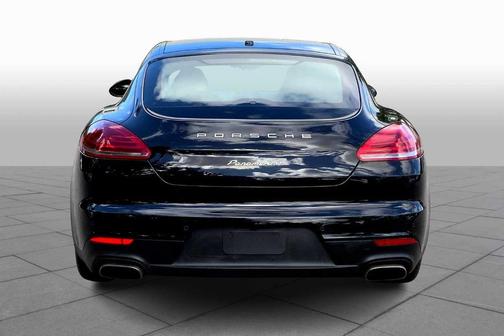 2016 Porsche Panamera 4