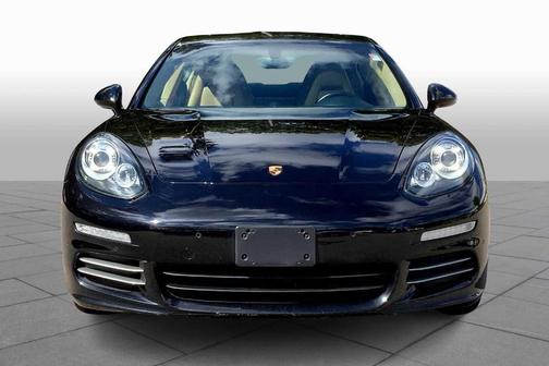 2016 Porsche Panamera 4