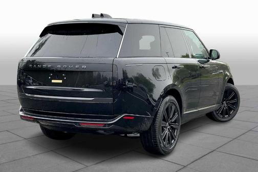 2025 Land Rover Range Rover P550e SE