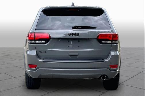 Sting-Gray Clearcoat 2019 Jeep Grand Cherokee Altitude