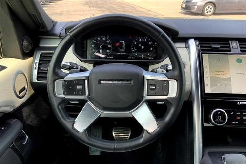 2022 Land Rover Discovery P300 R-Dynamic S