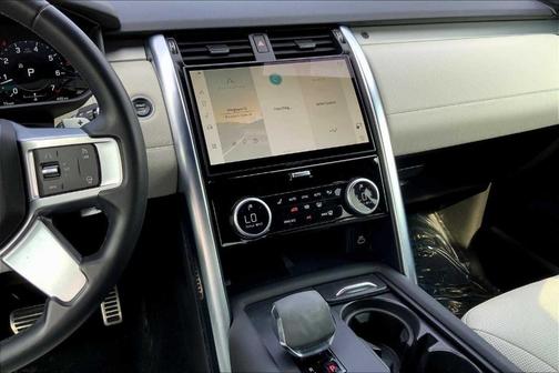 2022 Land Rover Discovery P300 R-Dynamic S