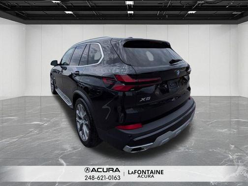 Black Sapphire Metallic 2025 BMW X5 PHEV xDrive50e